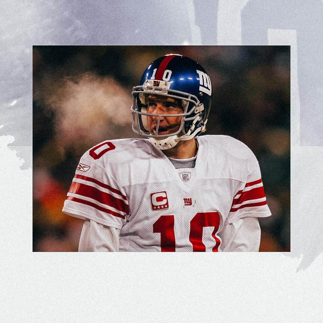 New York Giantsさんのインスタグラム写真 - (New York GiantsInstagram)「Eli leads the Giants through the frozen tundra in the 2007 NFC Championship against the Packers #ThankYouEli」1月26日 7時00分 - nygiants