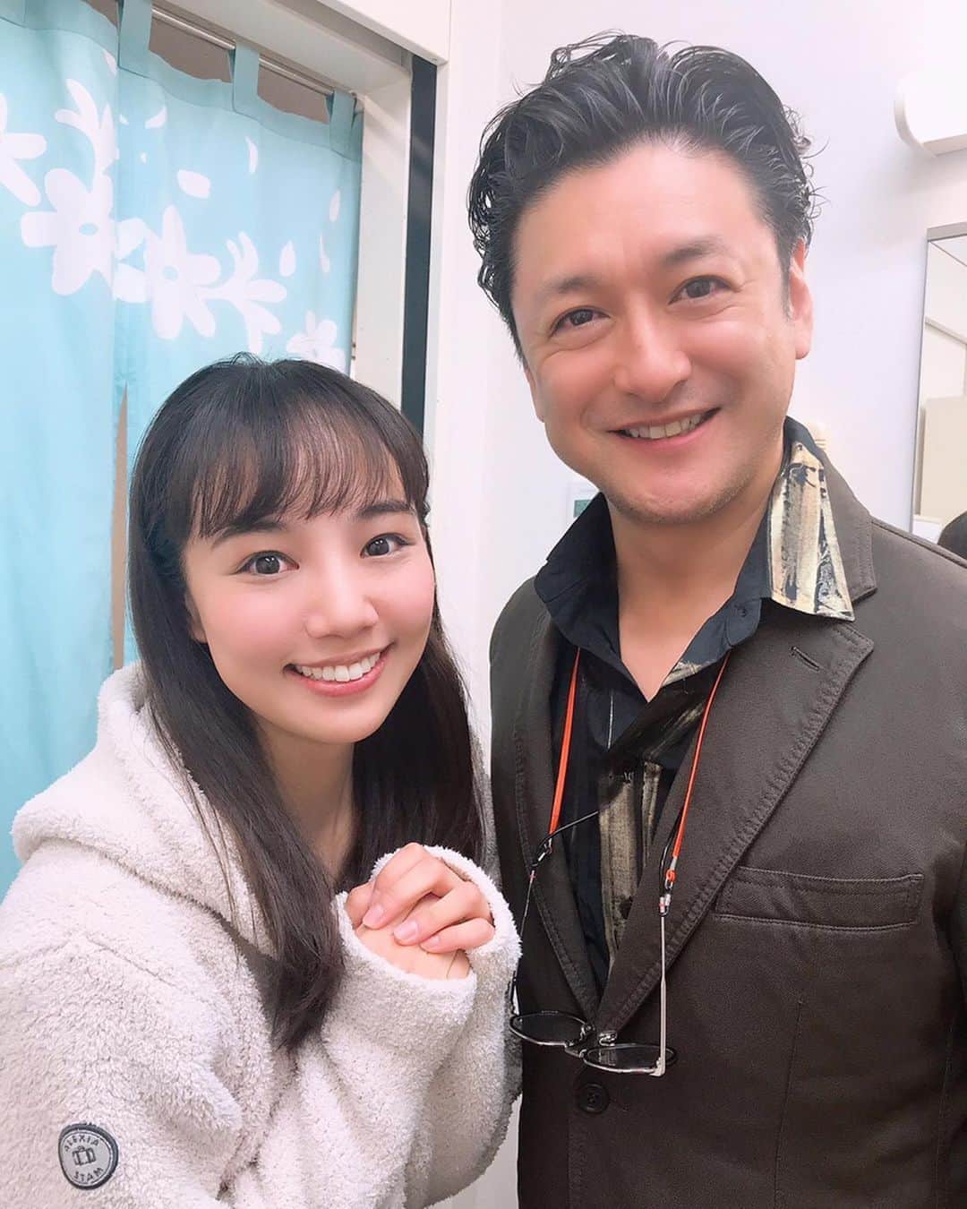 咲妃みゆのインスタグラム：「おはようございます☀﻿ お越しくださった素敵なお客様のご紹介を…☺️﻿ ﻿ #石丸幹二 さん✨﻿ いつも穏やかで温かく、澄んだ瞳で優しく語りかけてくださる幹二さん。１年前の今頃は「ラブ・ネバー・ダイ」でご一緒させて頂いていたなんて…改めて光栄な日々でした🎭🎪お久しぶりにお会い出来てとっても嬉しかったです‼️﻿ ﻿ #上口耕平 さん✨﻿ 「ベルリン1989」でご一緒させて頂いた上口さん🇩🇪＂声のみ＂で紡ぐNHKのラジオドラマで、あれほどまでに彩り豊かなお芝居をなさるとは…！と感動したことを今も鮮明に覚えています。ご観劇後、励みになるお言葉を頂きとても嬉しかったです🥺﻿ ﻿ #小池徹平 さん✨﻿ 今まで様々な小池さんご出演の作品を拝見してきましたが、丁寧で繊細なお芝居と真っ直ぐな歌声に毎度心が震えます😭明暗・動静…お役によってガラリと七変化なさる小池さん✨尊敬する俳優さんのお一人です😌﻿ ﻿ ﻿ 本日ご観劇くださる皆さま、どうぞお気をつけてお越しくださいませ❤️シャボン玉を握りしめてお待ちしています！笑🌈✨﻿ ﻿ #シャボン玉とんだ宇宙までとんだ﻿ ﻿」