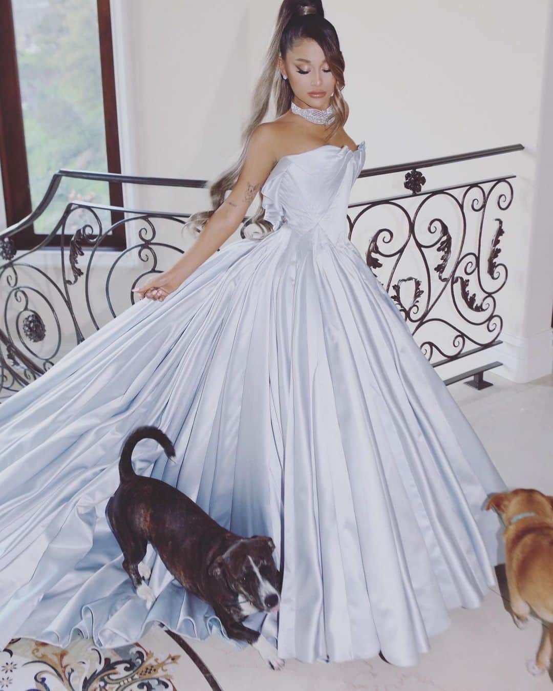 Alfredo Floresのインスタグラム：「a year ago 📸✨ excited for tomorrow @arianagrande #grammys」