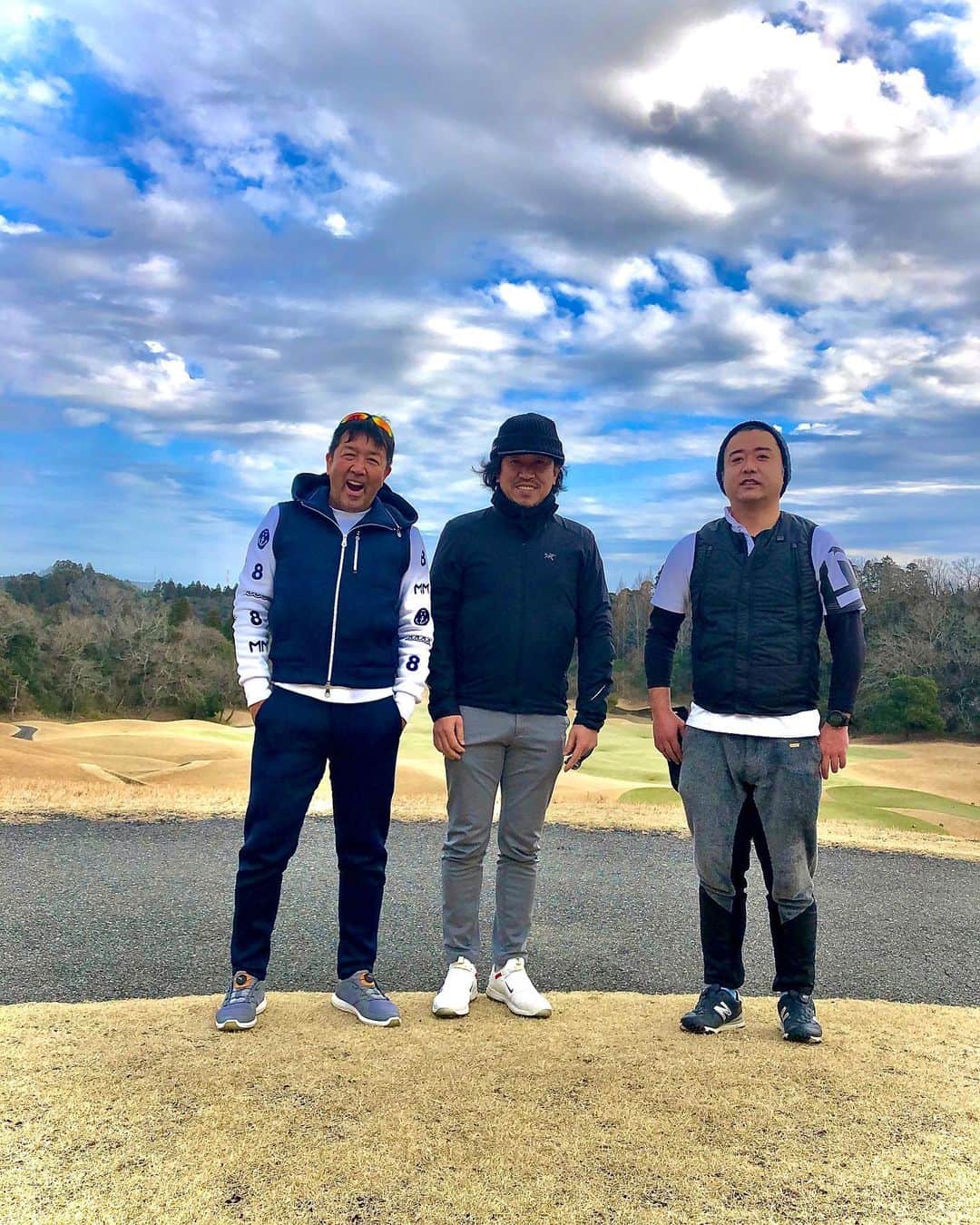 黒岩唯一さんのインスタグラム写真 - (黒岩唯一Instagram)「仲間とgolf⛳️ OBもあり、パーもあり、ロングバットが決まったり、ランチのバイキングのすき焼きが美味しかったり、、、 楽しかった👍  #golf  #fun #仲間」1月26日 9時10分 - tadakazukuroiwa
