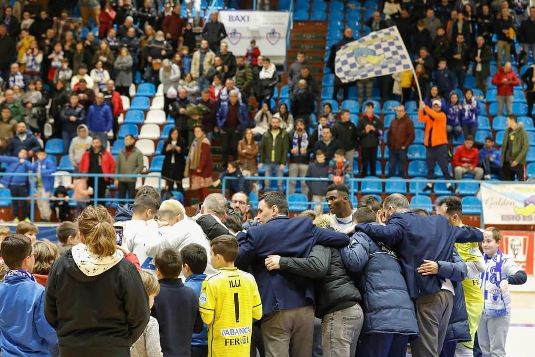 滝田学さんのインスタグラム写真 - (滝田学Instagram)「8-6 勝利！！ 本当に素晴らしいチームだと感じる。 チームメート・スタッフ・そしてサポーター。家族のようなチームっていうのはこういうことなんだろうな。厳しくもあり、本当に優しい。 個人としては一度落ちているコンディションを上げる作業とチームのやり方をもっと理解していかないといけない！引き続き頑張ります！！ Has ganado el  partido muy importante  en casa de hoy, Zaragoza!8-6！ Vamosssss!!」1月26日 9時24分 - takita_manabu