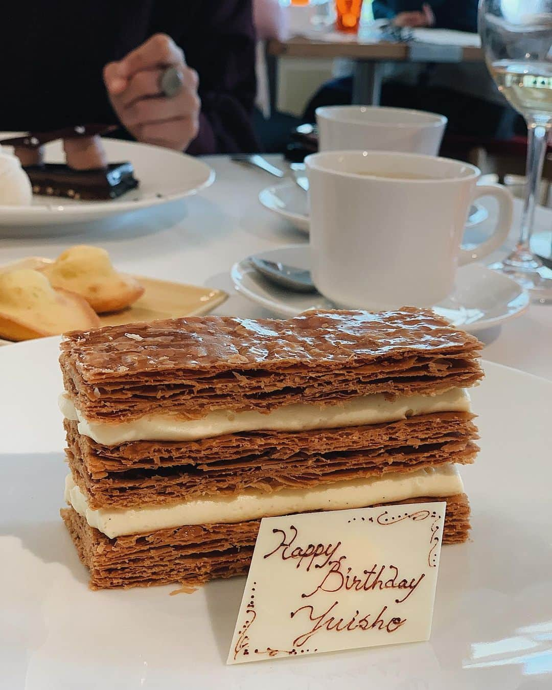 李 雨瀟さんのインスタグラム写真 - (李 雨瀟Instagram)「ブノワランチ✨ プレゼントまでありがとうー🥺💕 @aricherababy @anriworld @kitsumai . . #lunch #birthday #birthdaylunch #ブノア #誕生日ランチ #表参道ランチ　 #ジョーマローン #プレゼント」1月26日 19時11分 - yuisho_ri