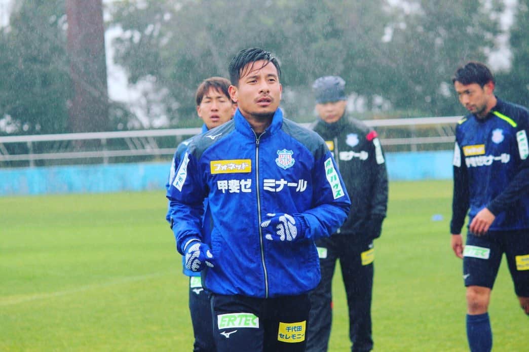 松田力のインスタグラム：「明日から2次キャンプスタート。  開幕からいいスタート切れるように怪我なく頑張りたいと思います‼︎ #ventforetkofu #ヴァンフォーレ甲府 #2次キャンプスタート #松田力 #jleague #jリーグ」