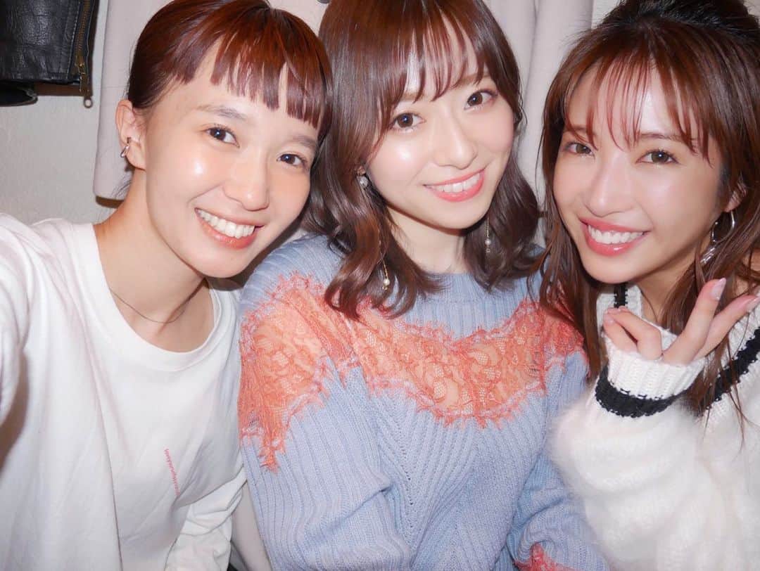 のインスタグラム：「載せ直し失礼します🙏🏻 2人に会えたら数日余韻。 ありがと〜ありがと〜って 優しい時間があっとゆうまに流れるんだ♡ 2人からもらう言葉で気づく事がたくさん！ こうやって出会えて分かり合えることって本当にあるようですごく奇跡だから、一瞬を大事に、一瞬を尊く、思いやりを持てるありがたみをちゃんと感じていたいです！ 本当にいつもいつもありがとう！」