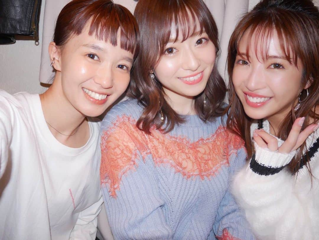 柴田紗希さんのインスタグラム写真 - (柴田紗希Instagram)「載せ直し失礼します🙏🏻 2人に会えたら数日余韻。 ありがと〜ありがと〜って 優しい時間があっとゆうまに流れるんだ♡ 2人からもらう言葉で気づく事がたくさん！ こうやって出会えて分かり合えることって本当にあるようですごく奇跡だから、一瞬を大事に、一瞬を尊く、思いやりを持てるありがたみをちゃんと感じていたいです！ 本当にいつもいつもありがとう！」1月26日 19時36分 - shibasaaki