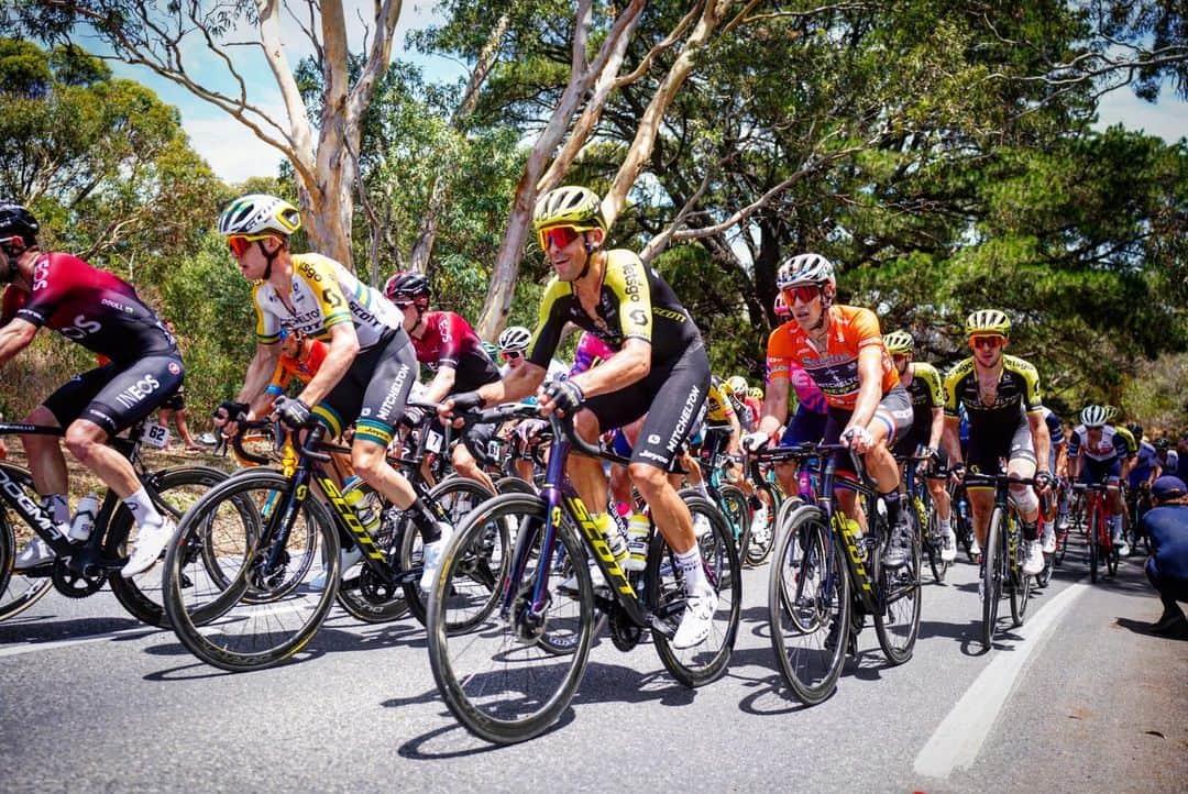 土井雪広のインスタグラム：「すごい勢い…。 マジ速い…w  #tdu#australia #adelaide #mitcheltonscott #willungahill」