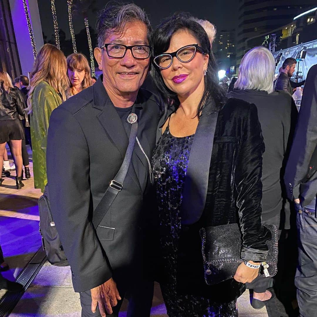 Sam Villaさんのインスタグラム写真 - (Sam VillaInstagram)「Sheri Doss, Rafe Hardy, Phillip Wilson and more! Folks, there are so many reasons to attend the @probeautyassoc #NAHA Awards. But tonight, I am especially #grateful to catch up with industry icons. Please head over to the Sam Villa Story to see my interviews with these prolific artists that have helped to shape all our careers. 🙌  #naha2020 #longbeach #hairawards #redkenobsessed #samvillacommunity」1月26日 12時56分 - samvillahair