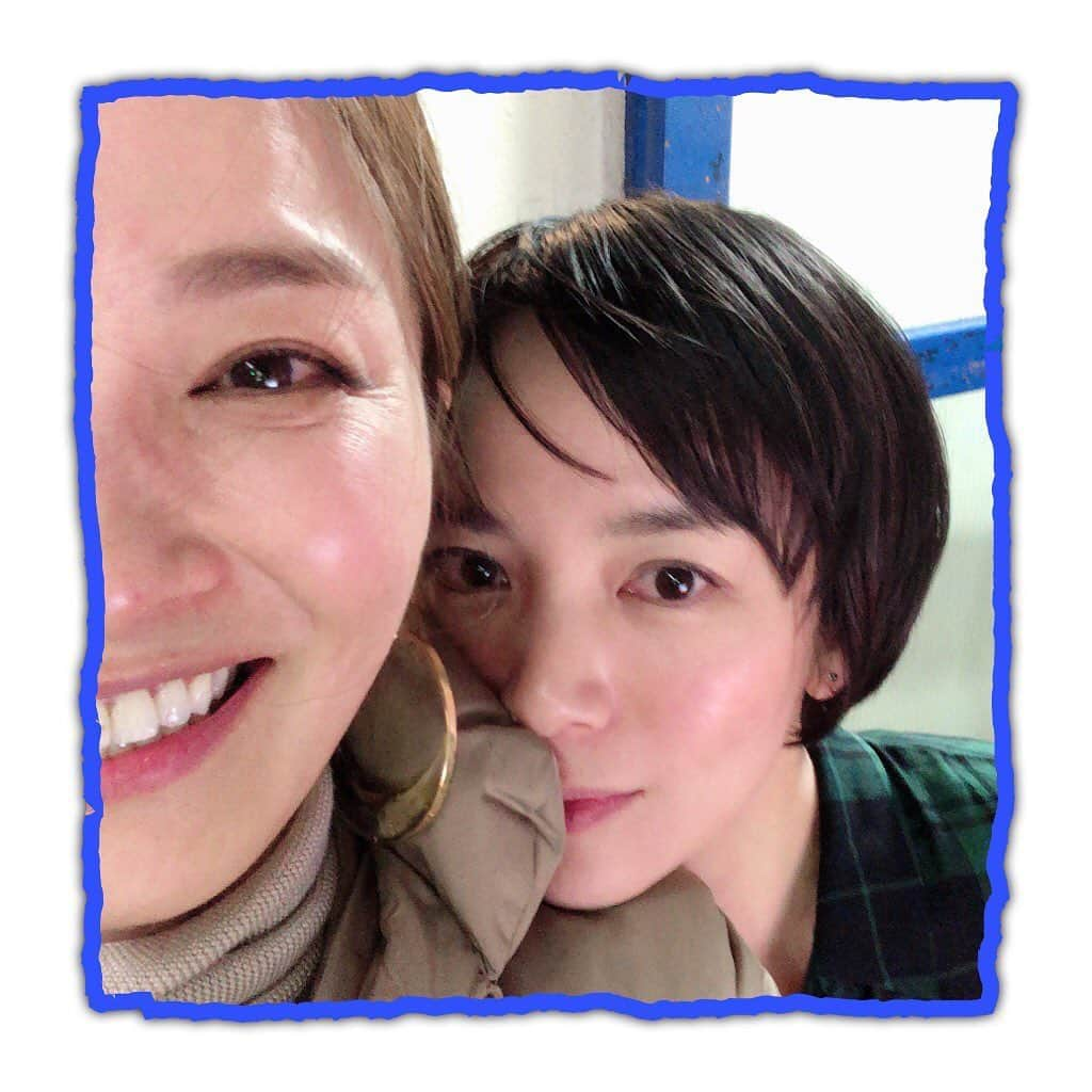 倉本康子さんのインスタグラム写真 - (倉本康子Instagram)「🌟 先日は三茶でヤヤちゃんと飲み。 よしこさんのお店にて。 ヤヤちんの透明感！同い年と思えんわw よしこさん、女優さんのOかえKみこさん似 だからあえて寄せて撮ってみた。 小一時間ほどだったけど よく笑って楽しい晩酌time。 また行かねば。 #よしこさん #あざす #ややちん #あなた同い年に思えんわ #ずるい #この時「大好きだー！」って通りで熱く抱擁してくるぐらいアナタが酔ってたことは内緒にしとくよw」1月26日 13時12分 - yasuko_kuramoto_yakko