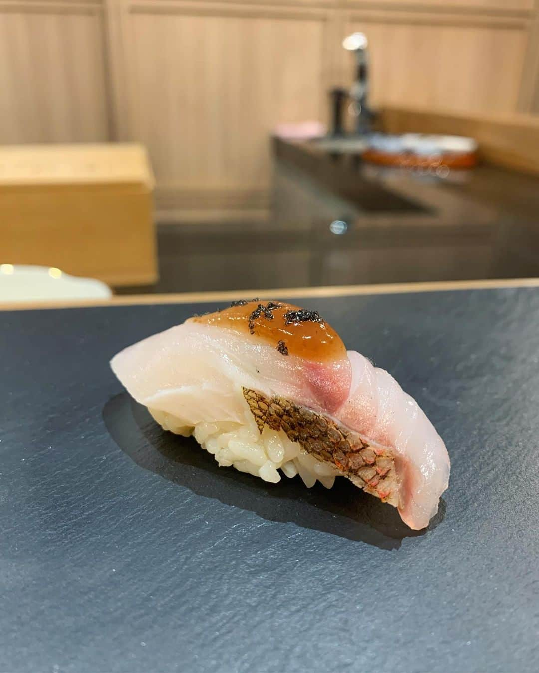 マーイ＝ナパサシ スラワンさんのインスタグラム写真 - (マーイ＝ナパサシ スラワンInstagram)「Yummy in my Tummy 😛🍣♥️ หมวยแฮปปี้มากกก!!!! @ukiyo.bkk」1月26日 13時08分 - mind_napasasi