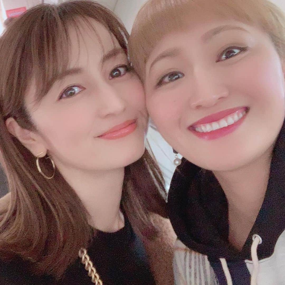 矢田亜希子さんのインスタグラム写真 - (矢田亜希子Instagram)「かりなちゃんと♡ お楽しみにしていてください ‼︎ #詳細はまたお知らせさせていただきます#会えた#出逢いは一昨年#お友達になれた#楽しい#大好き#国民栄誉賞#尊敬#真飛さんと3人で早くご飯行きたい」1月26日 13時21分 - akiko_yada