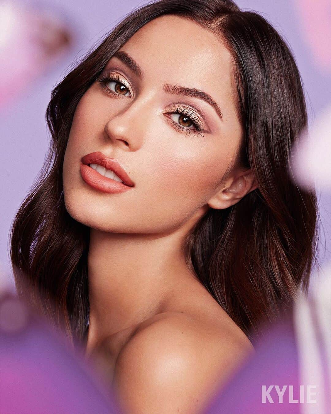 Kylie Cosmeticsさんのインスタグラム写真 - (Kylie CosmeticsInstagram)「Stormi Collection look 🦋 Stormi mini lip kit, Flutter In Love blush and Stormi palette on the eyes ✨ 2.1.20」1月26日 13時15分 - kyliecosmetics