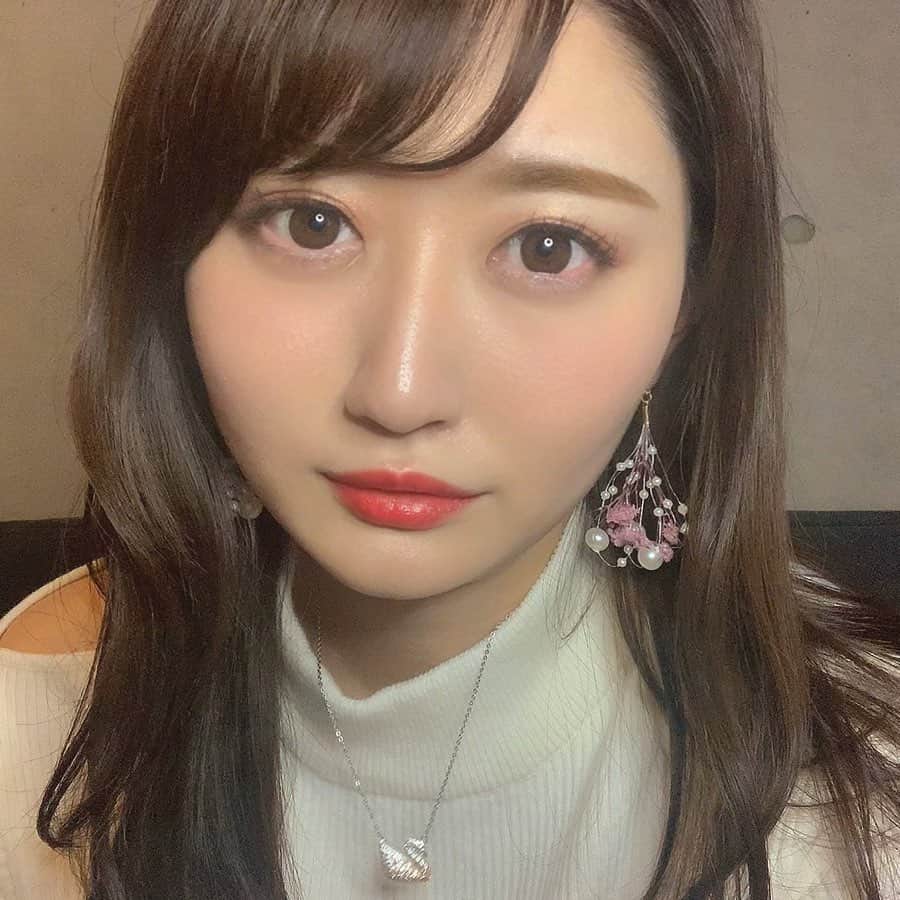 坂口莉果子のインスタグラム：「最近特別な日に着けている西野七瀬さんがイメージモデルを勤めてるメメマールのナチュラルなカラコン👁 日本人の黒目に合わせやすいカラーだけあってナチュラルに盛れるのでおすすめ✨ ・ ・ ・ ・ #メメマール  #mememar  #カラコン #西野七瀬  #トワイライトセピア  #ナチュラルメイク  #japan  #makeup #natural  #eyemakeup #specialday」
