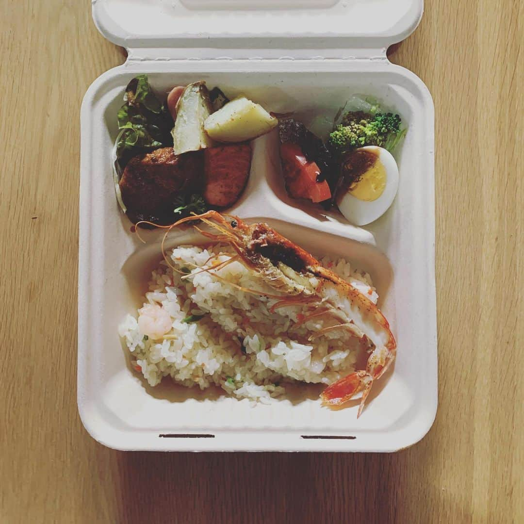 奇妙礼太郎さんのインスタグラム写真 - (奇妙礼太郎Instagram)「#本日の楽屋弁当 #楽屋弁当 #弁当 #ケータリング」1月26日 13時35分 - reitaro_strange