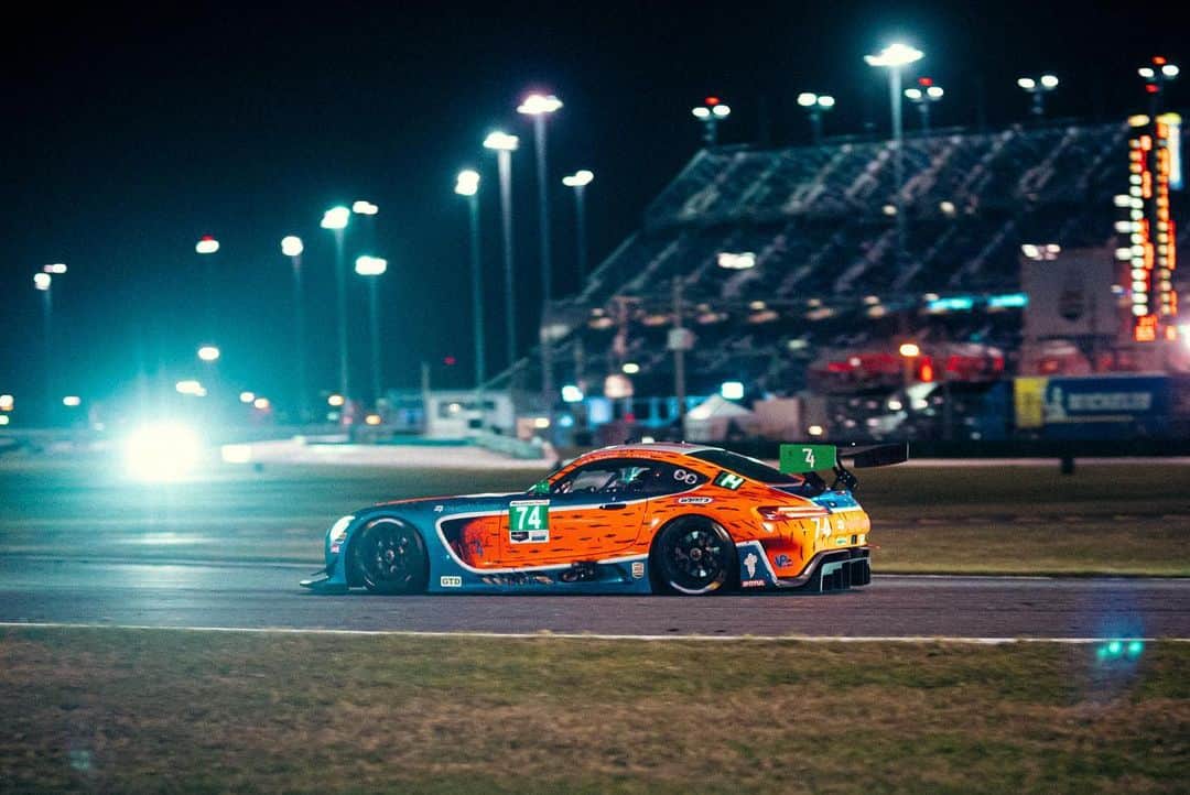 Mercedes AMGさんのインスタグラム写真 - (Mercedes AMGInstagram)「Speeding through the night at the Daytona International Speedway. Impressions from the #Rolex24 At Daytona of our #74 #MercedesAMG GT3.  #IMSA #Rolex24 #AMGGT3 #MercedesAMG #24hAMG」1月26日 13時51分 - mercedesamg