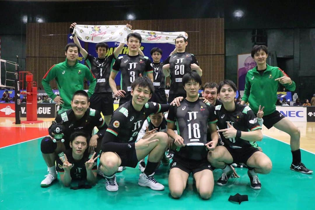 小野寺太志さんのインスタグラム写真 - (小野寺太志Instagram)「… vs VC長野 3-0 WIN !!! 個性だらけのチームのキャプテンです🙃 #0126 #18勝目 #jtthunders #JTサンダーズ広島 #Vリーグはバレーだよ」1月26日 14時25分 - taishi.o