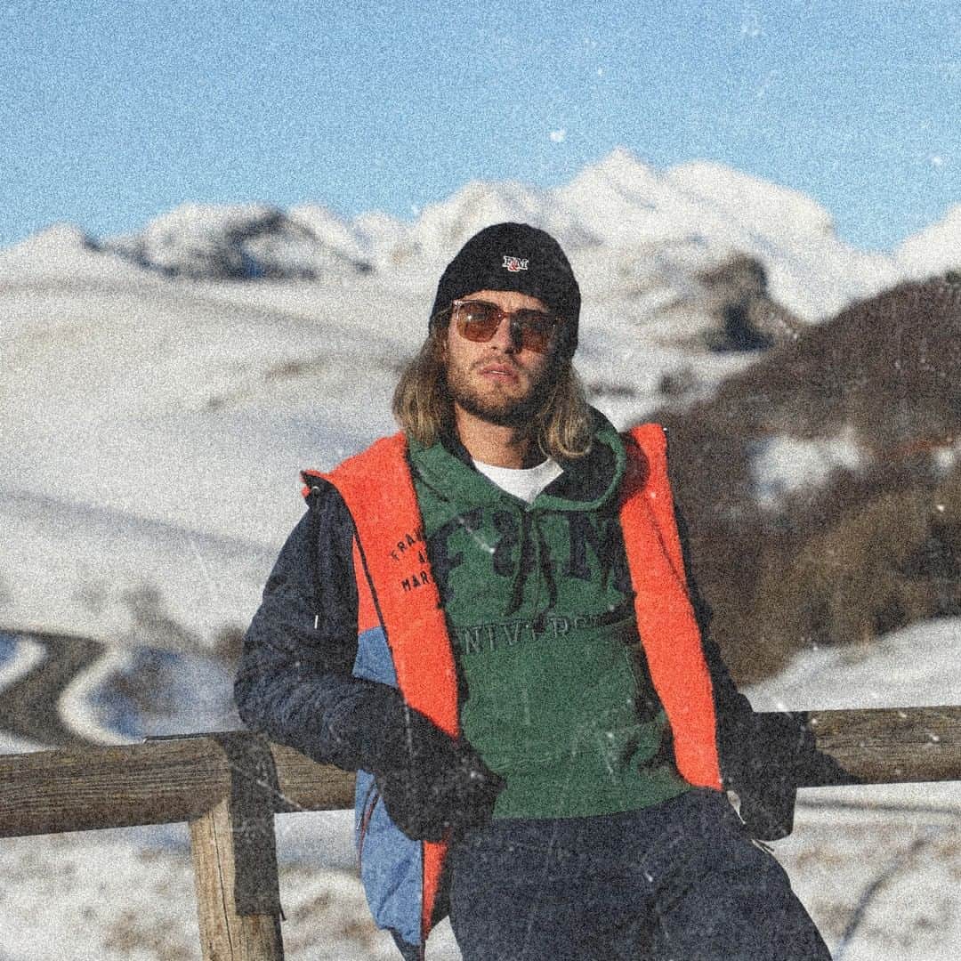 フランクリン&マーシャルのインスタグラム：「FRANKLIN & MARSHALL⁠ .⁠ MOUNTAIN ADVENTURES⁠ .⁠ #franklinandmarshall #mountainadventures #fallwintercollection #outdoorclothes #sportswear #franklinadventure #winterset」