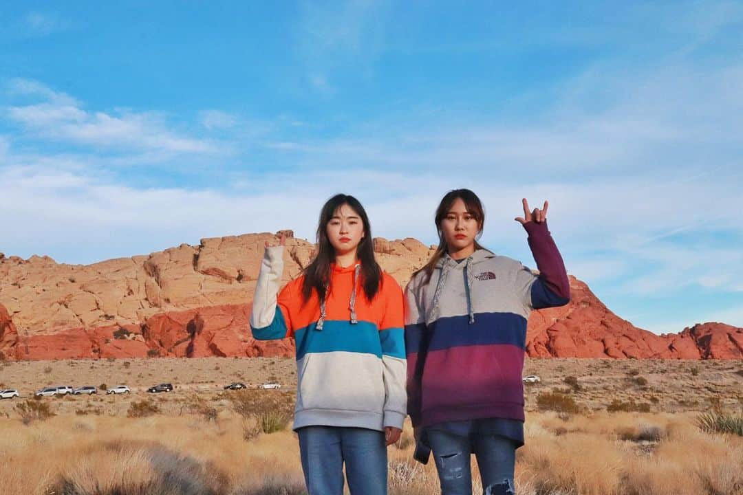 サ・ソルさんのインスタグラム写真 - (サ・ソルInstagram)「Red Rock Canyon #노스페이스 #트윈룩👭」1月26日 15時04分 - sasol_climber