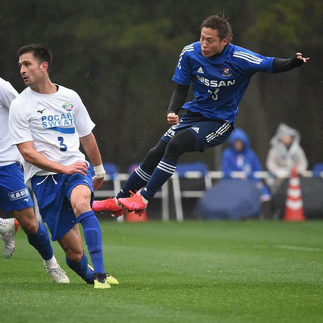 横浜F・マリノスさんのインスタグラム写真 - (横浜F・マリノスInstagram)「🏎 #ハマのGTR 🏎 . #fmarinos #仲川輝人 #23」1月26日 15時29分 - yokohamaf.marinos