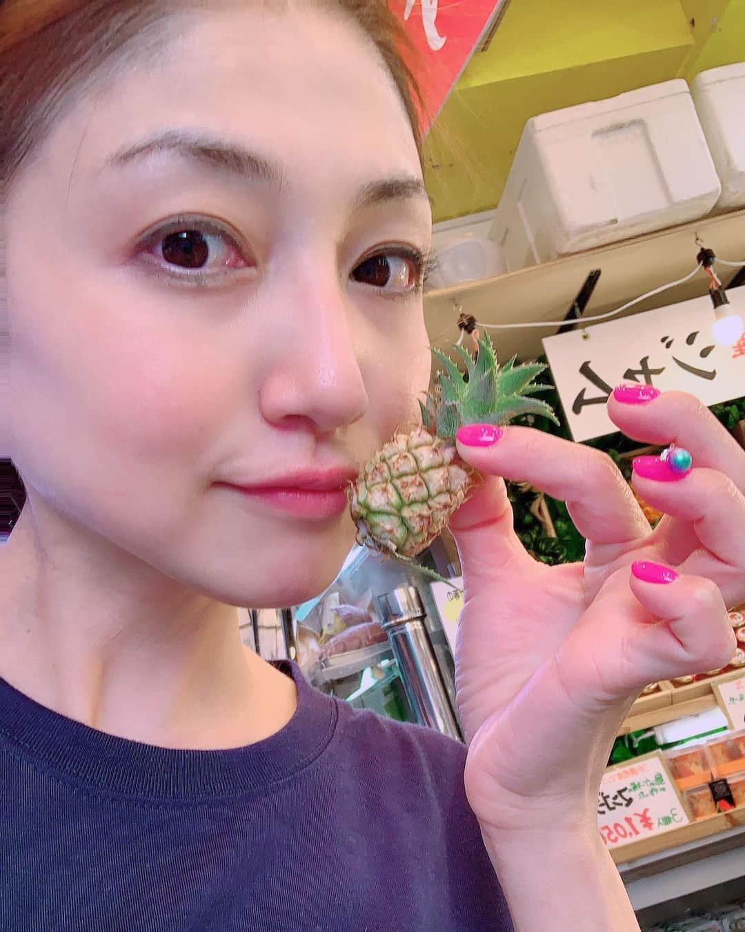 のインスタグラム：「ありがとう😊 沖縄❣️ プチ旅！食べたかったセミエビも食べられ最高！ 巡り巡ってよい店出会いたくさん！ いやーさっさー  @ami_nakagawa_  #中川愛海 #一日一回カンパイ #沖縄旅行 #恵比寿大人の遠足 #恵比寿大人の修学旅行」