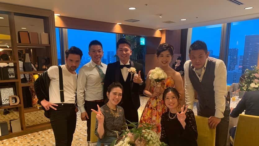 元気☆たつやさんのインスタグラム写真 - (元気☆たつやInstagram)「【Happy wedding】  結婚式にて #サスペンダンス でお祝いMAX!!!! 皆んな喜んでくれて #嬉しさMAX 本当に素敵な新郎新婦さんでした！お幸せに！！ 心からおめでとうございMAX！  #ウエディング #wedding #結婚式 #サスペンダンス #サスペンダンサー #お祝い #おめでとう #幸せ #happy #show #suspender #suspenders  #体育会系 #日体大 #元気たつや」1月26日 15時56分 - genkitatsuya