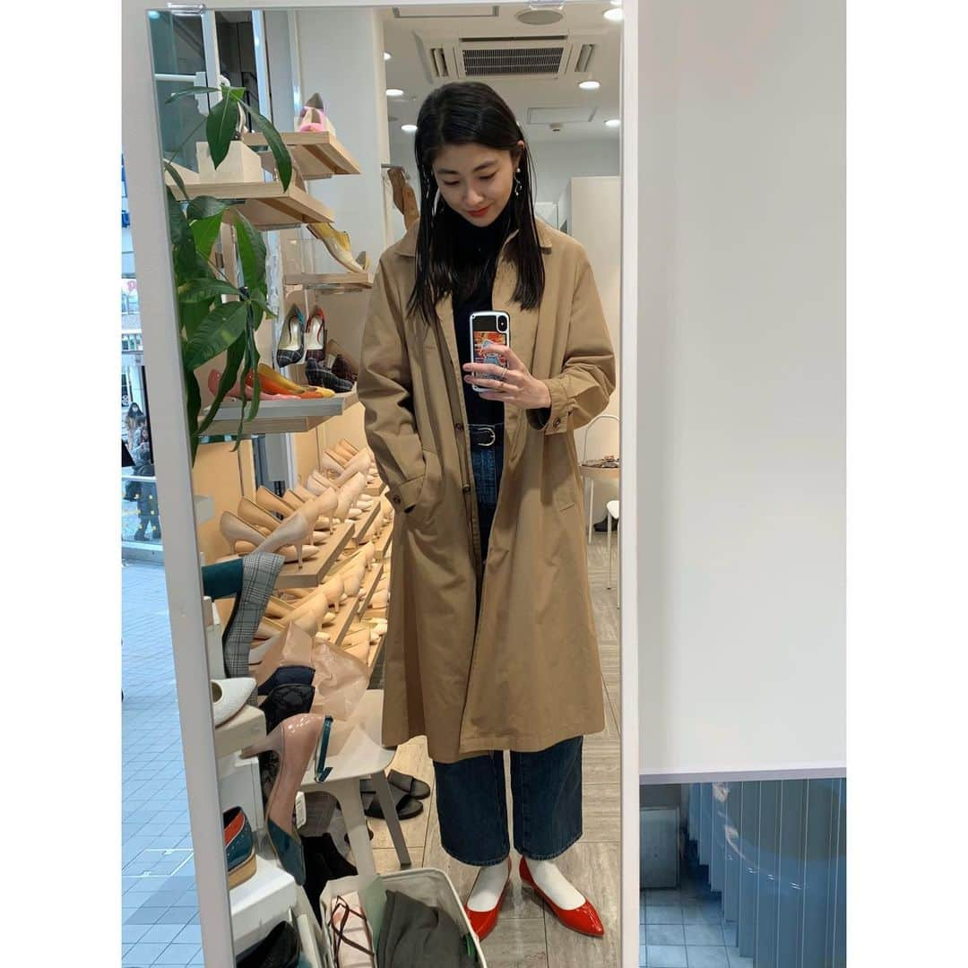 熊井友理奈さんのインスタグラム写真 - (熊井友理奈Instagram)「_  春に向けて真っ赤なパンプスを👠 ヒールはシルバーに👍  期間限定店舗の新宿店が本日までなので、 お近くの方は是非立ち寄ってみてね❣️ _  #marnon  #マルノン #オーダーメイド  #カスタム #pumps」1月26日 16時20分 - kumai_yurina