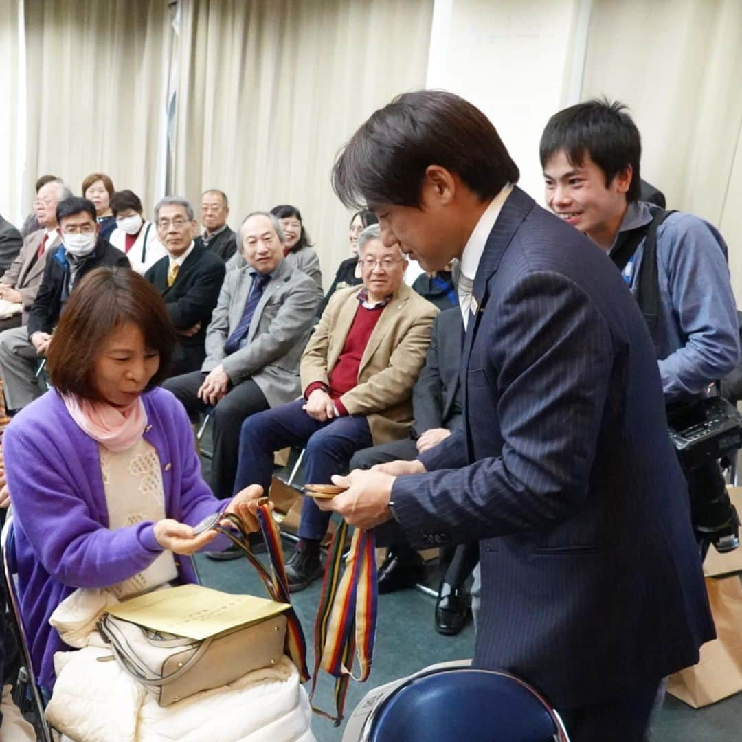 池谷幸雄さんのインスタグラム写真 - (池谷幸雄Instagram)「名古屋名東区の還暦式で、記念講演させて頂きました。  名東区のみなさん、還暦おめでとうございます。  還暦でも、お元気そうでお若かったです！  御清聴、ありがとうございました。  名東区長の三宅区長も来られてました。  #池谷幸雄#名古屋 #名東区 #還暦祝い #還暦」1月26日 16時49分 - yukio_iketani