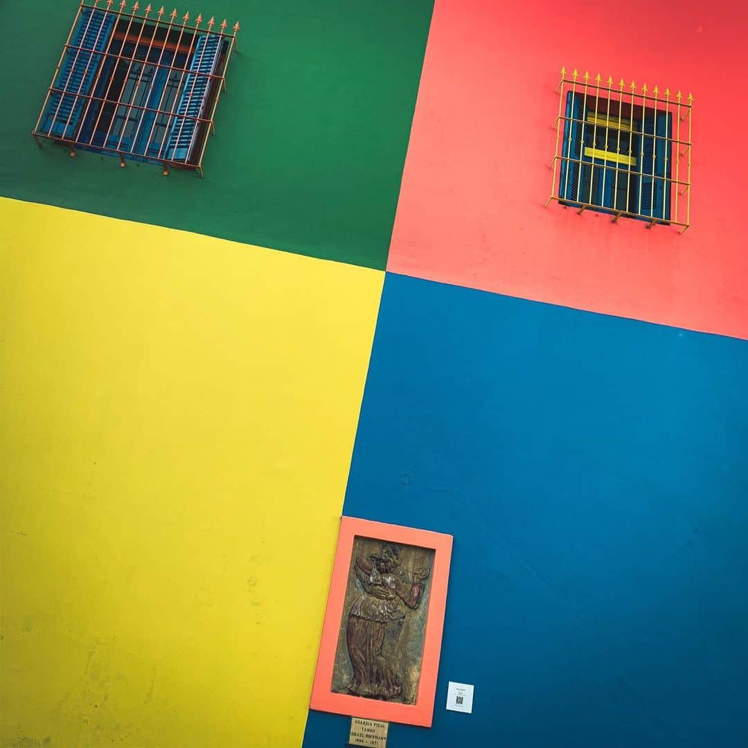 小柳津林太郎さんのインスタグラム写真 - (小柳津林太郎Instagram)「Colors of Buenos Aires.  Bueno😇Hasta la vista, babe.  ちょこちょこあげていきます。思い出が詰まり過ぎていて、濃過ぎて、どこからあげるか悩むけど... ということで、メキシコに向かいます✈︎ 絶対また来ます。 アルゼンチンらぶ❤️ #argentine #buenosaires #boca #bocajuniors #colorsofargentina #bueno #documentary #Filming #アルゼンチン #ブエノスアイレス #ボカ #ボカジュニアーズ #ドキュメンタリー #撮影 #ootd #nike #alexanderwang #northface」1月26日 17時00分 - rinsta_gram1002