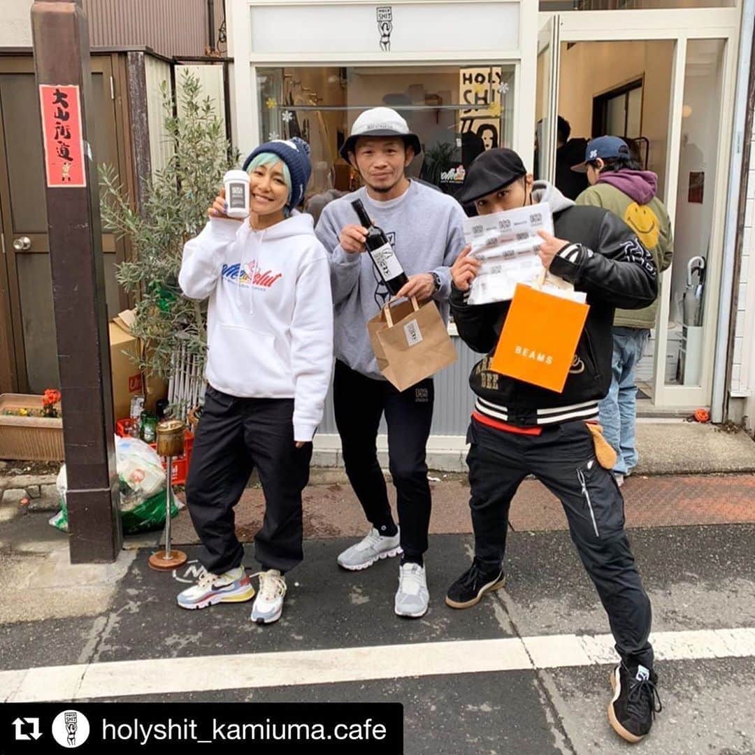 宇野薫のインスタグラム：「最終日に間に合った！！ 美優さん、アーセンくん ありがとうございました！  #Repost @holyshit_kamiuma.cafe with @get_repost ・・・ 宇野さん❗️ #holyshit」