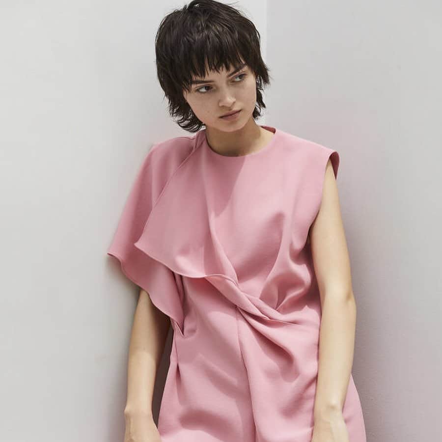のインスタグラム：「2020 Spring Summer NEW ARRIVALS﻿ ﻿ AKIRANAKAやMIHARA YASUHIROなどの人気ブランドから、2020年春夏の新作が続々入荷中です！﻿ ブランドの定番物やトレンドアイテムまで、いち早く春を取り入れたい方は注目です。﻿ ﻿ 春夏新作は @stripedepartment プロフィールURLから﻿ ﻿ #ストデパwomen﻿ #ストデパ #ストライプデパートメント #stripedepartment﻿ #newarrivals #2020ss #2020spring #springfashion #新作 #2020春夏 #2020春 #春夏コレクション #春コレクション #春ファッション﻿ #akiranaka #miharayasuhiro #marni」