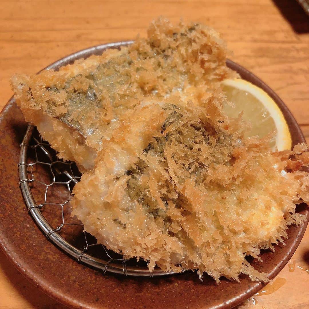 休日課長さんのインスタグラム写真 - (休日課長Instagram)「アジフライに太刀魚フライ。 衝撃でした。ついついうなってしまいました。もう、食べたい。ごちそうさまでした！ #アジ #フライ #東京 #新宿区 #高田馬場 #新屋敷」1月26日 18時06分 - kyujitsu_kacho