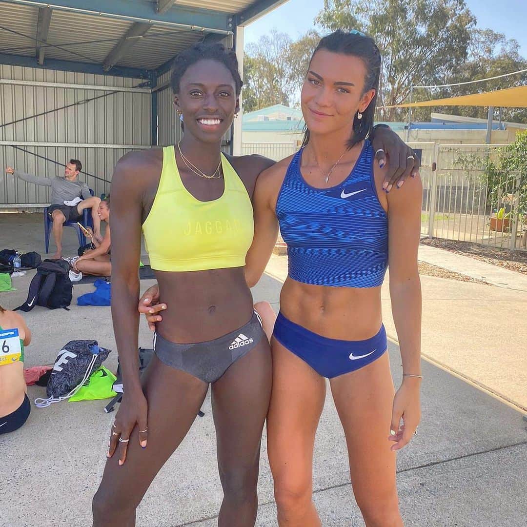 NANA OWUSU-AFRIYIEのインスタグラム：「Cruising around gods country」