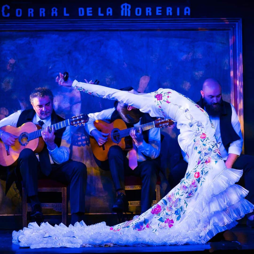 DeFlamenco.comさんのインスタグラム写真 - (DeFlamenco.comInstagram)「Inmaculada Salomón en Zincalí del Corral de la Morería.  #flamenco #deflamenco #baileflamenco #batadecola #fotoflamenco #baile #balletnacionaldeespaña  @inmasalomondance 📷@manjavacas.flamenco」1月26日 18時20分 - deflamenco