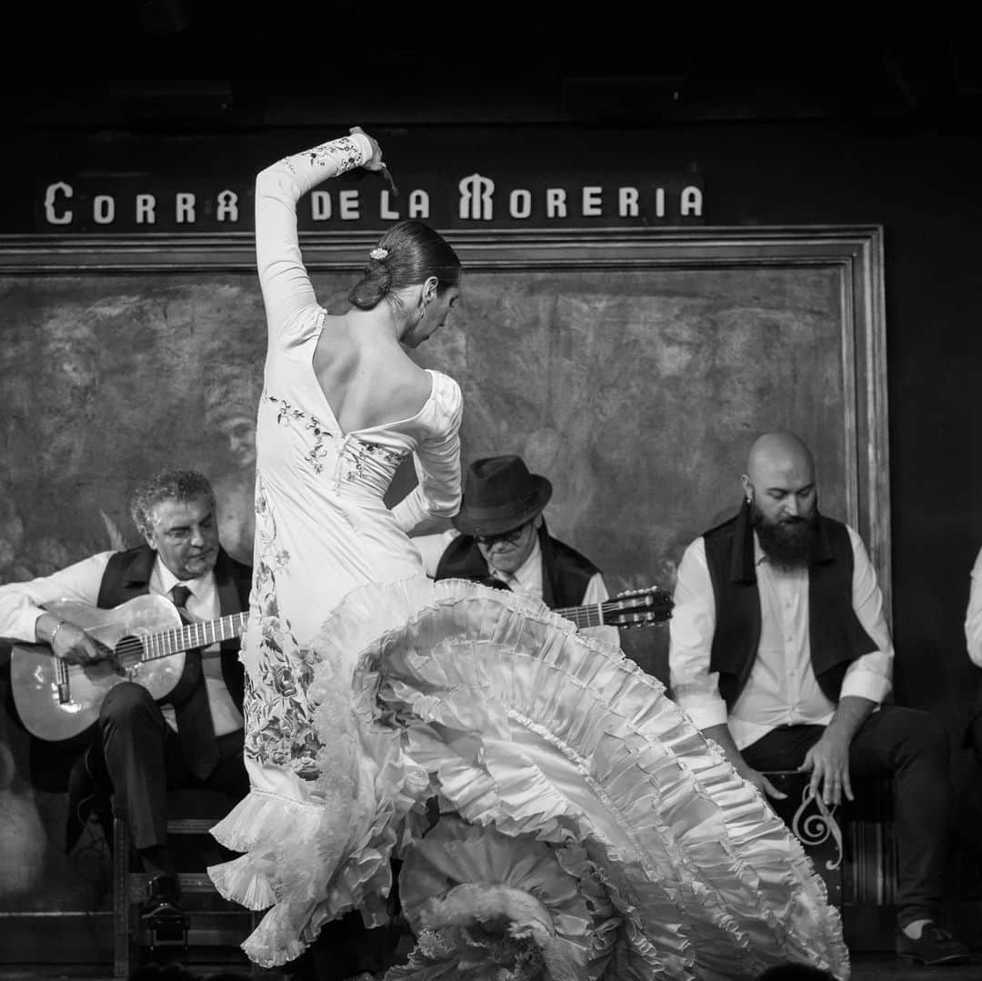 DeFlamenco.comさんのインスタグラム写真 - (DeFlamenco.comInstagram)「Inmaculada Salomón en Zincalí del Corral de la Morería.  #flamenco #deflamenco #baileflamenco #batadecola #fotoflamenco #baile #balletnacionaldeespaña  @inmasalomondance 📷@manjavacas.flamenco」1月26日 18時20分 - deflamenco