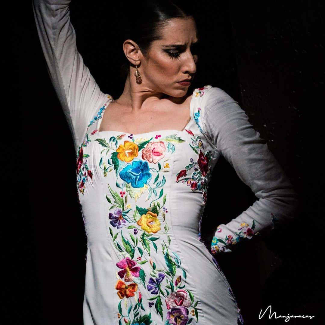 DeFlamenco.comさんのインスタグラム写真 - (DeFlamenco.comInstagram)「Inmaculada Salomón en Zincalí del Corral de la Morería.  #flamenco #deflamenco #baileflamenco #batadecola #fotoflamenco #baile #balletnacionaldeespaña  @inmasalomondance 📷@manjavacas.flamenco」1月26日 18時20分 - deflamenco