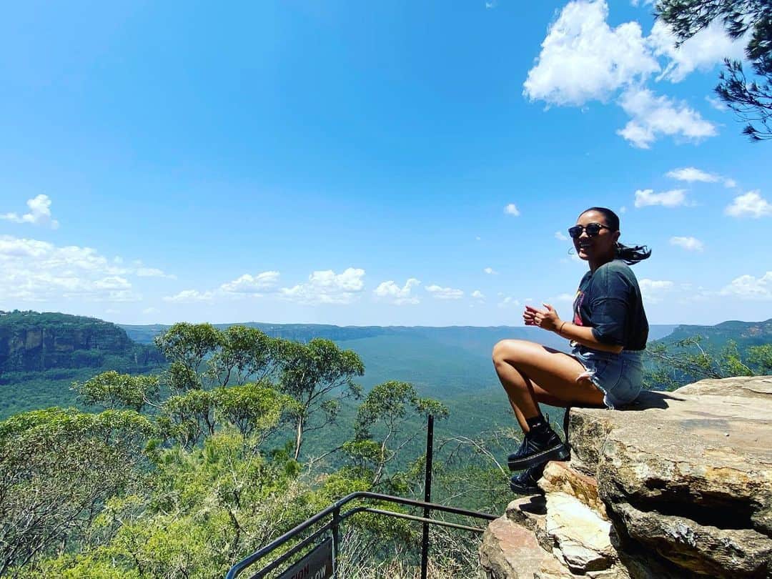 小野美公さんのインスタグラム写真 - (小野美公Instagram)「Blue mountains 🌳 ブルーマウンテン We love the 🌎  #bluemountains #Sydney #Australia #drmartens #welovetheearth  #ブルーマウンテン」1月26日 18時26分 - mikuhead