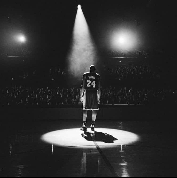 アレン・ハリロヴィッチのインスタグラム：「No words can describe this sadness that we feel...we will miss you...Rest in peace 🙏🏻 #black#mamba#24#gianna」