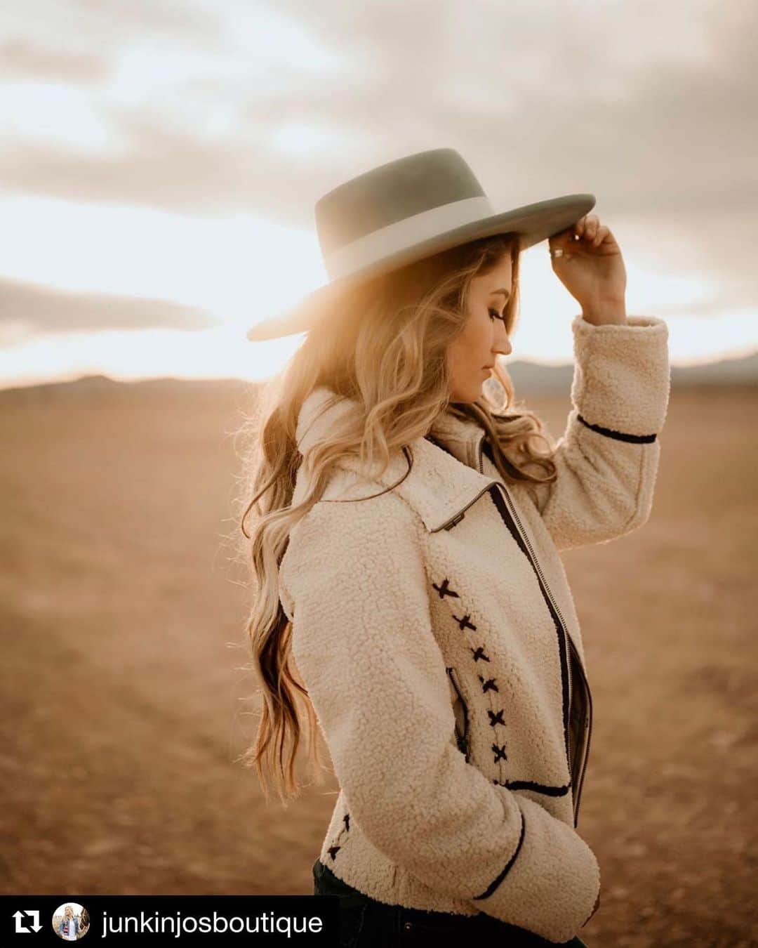 ターシャポリッツィのインスタグラム：「Our Ashe jacket has never looked better!  #Repost @junkinjosboutique with @get_repost ・・・ We had the wonderful opportunity to meet/shoot with @chelseaglanzracing during the NFR and to say we are so excited to be working with her is an understatement!! Not only is she drop dead gorgeous but incredibly sweet as well! We are so looking forward to continue to collab with her!」