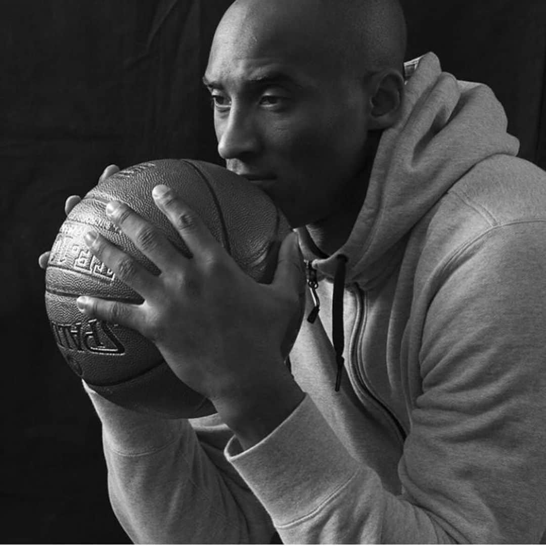 イヴァン・ペリシッチのインスタグラム：「Can’t be true.. Rest In Peace 🏀🐍💔」