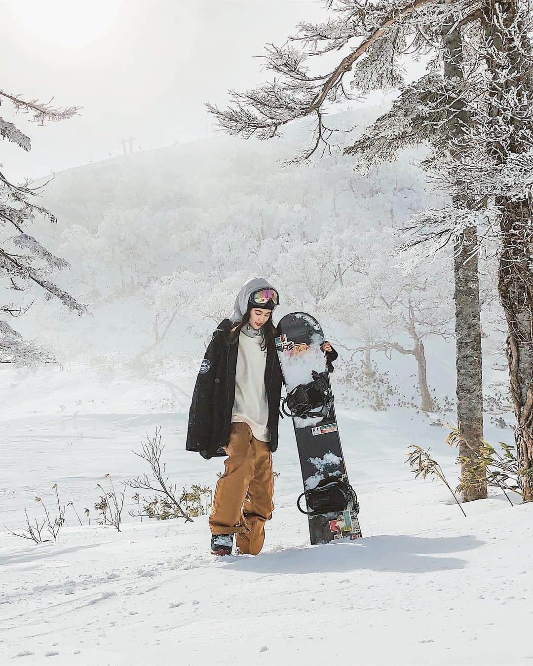 影山可蓮さんのインスタグラム写真 - (影山可蓮Instagram)「・ ・ #wintermood ❄️ ・ ・ Yeyy✌🏼今年1発め！ 初の新潟、最高でした〜🗻 関西で雪がなくて予定がそう潰れしてたからほんまに念願やった🙏🏼 ・ ・ 筋肉痛と打撲やばいけど これからガンガン行くぞー！🔥 ・ ・ #snowboard #winter  #snow #snowboading #ride #karen_snowboard #wintersport #instagram  #スノーボード #ボード #ウィンタースポーツ #スノーボード女子 #スノーボードウェア #ボード女子」1月26日 20時43分 - karenoutfits