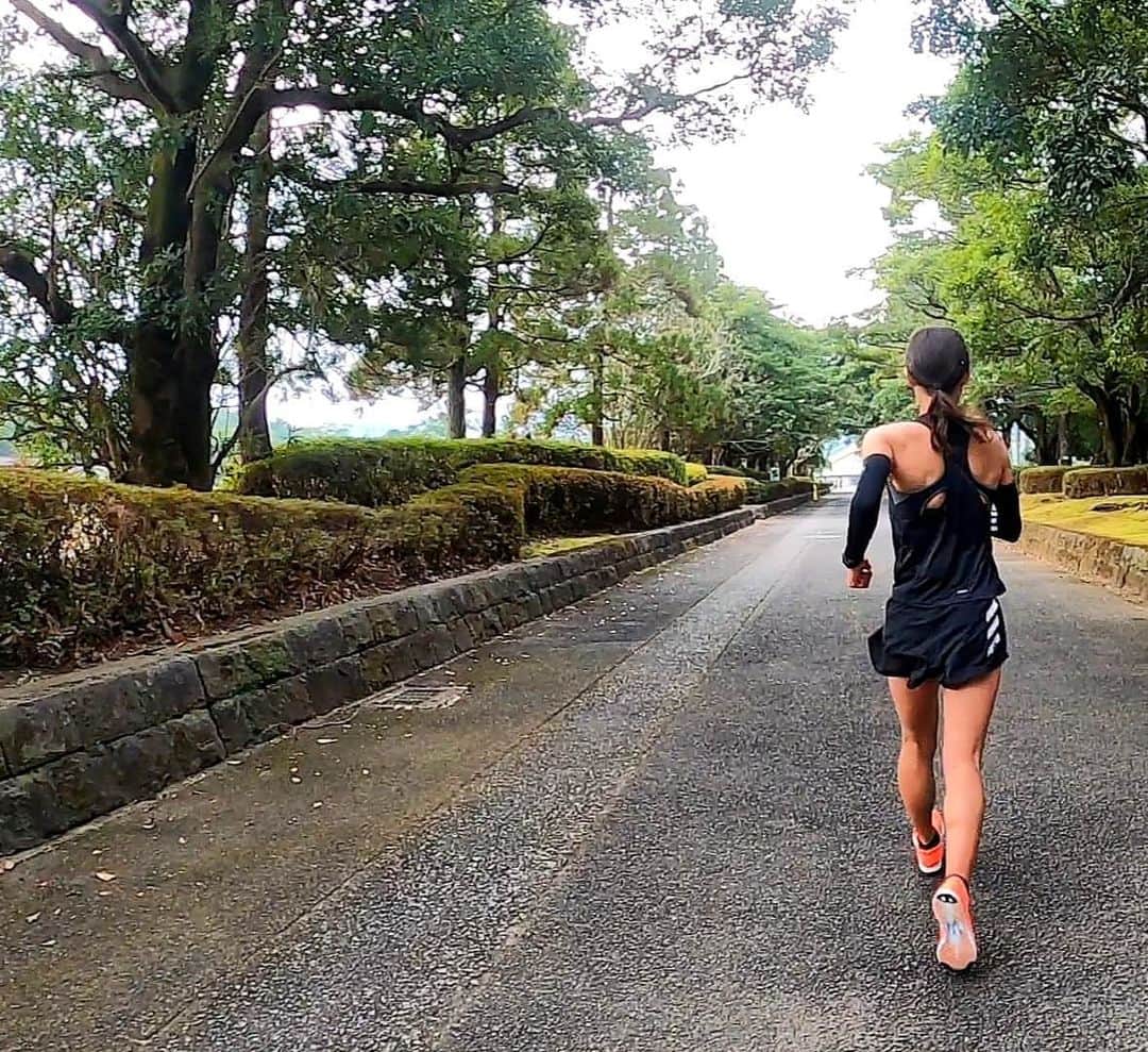岡田久美子のインスタグラム：「宮崎合宿🌺🌴 関係者の皆様、ありがとうございました！ 2月16日、オリンピック選考レースにむけて🚶  #宮崎#青島#tokyo2020 #trainingcamp#adidas #adidasjapan」