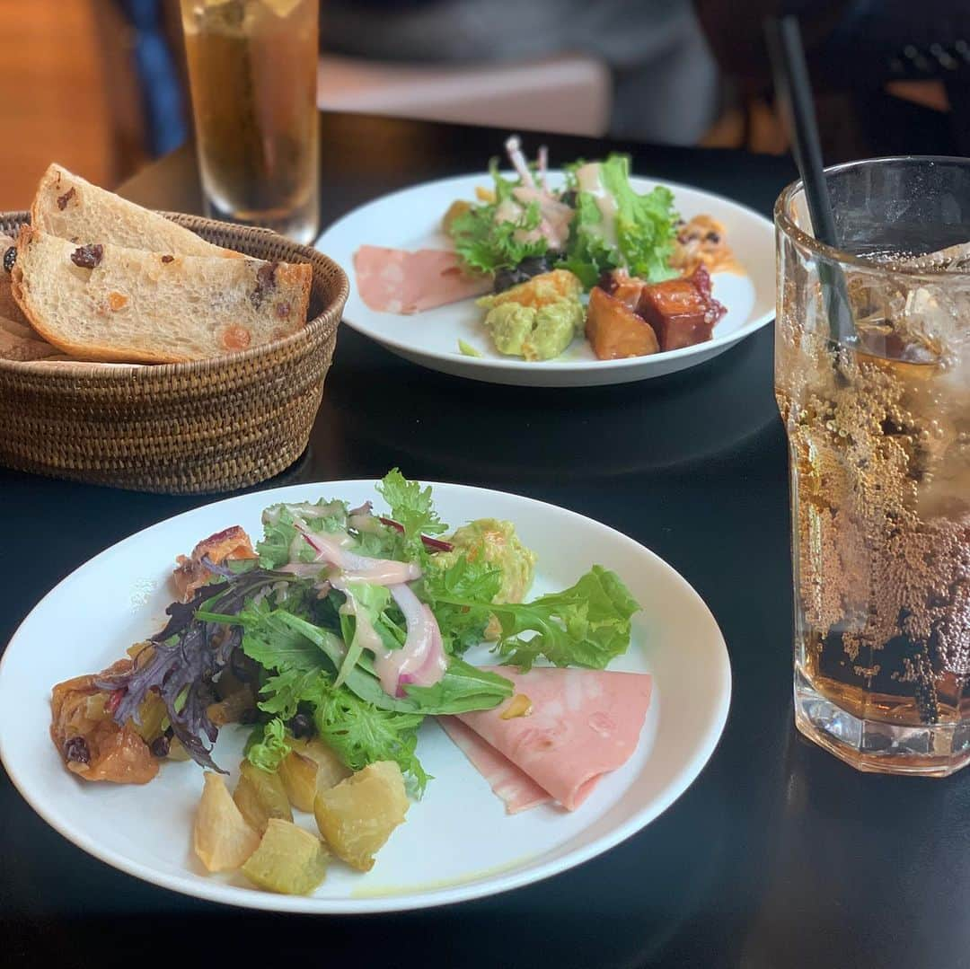 芽華ららさんのインスタグラム写真 - (芽華ららInstagram)「🍴💓🍴💓🍴﻿ ﻿ いつかの丸の内ランチ💁‍♀️💕﻿ 牛肉の赤ワイン煮込みが、お肉は柔らかくてソースは濃厚で美味しすぎた🤤﻿ 戻り時間が決まってたから慌てて食べたよ🤣🤣🤣﻿ なんて贅沢なランチ時間😝💓✨﻿ また丸の内ランチ楽しみ❣️﻿ ﻿ ﻿  #lunch#yummy#tokyo#丸の内 #丸の内ランチ#東京カレンダー#東カレ倶楽部#新丸ビル#沢村#ランチ #rarastagram #❤️」1月26日 20時53分 - rara.world