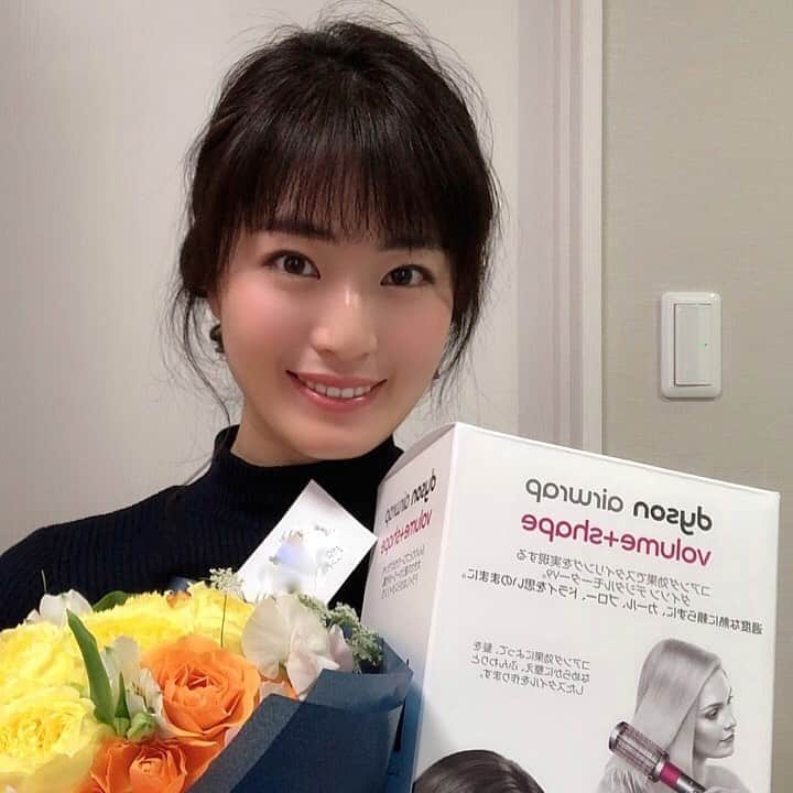 朝倉恵理子のインスタグラム：「本日29歳になりました✨ お祝いのメッセージをくださった皆様ありがとうございます😊  30歳に向けてもう少し大人なレディに近づけるように頑張ります💪  フォロワーの皆様、これからも応援よろしくお願いいたします🙇‍♀️ #誕生日 #29歳 #いつもありがとうございます」