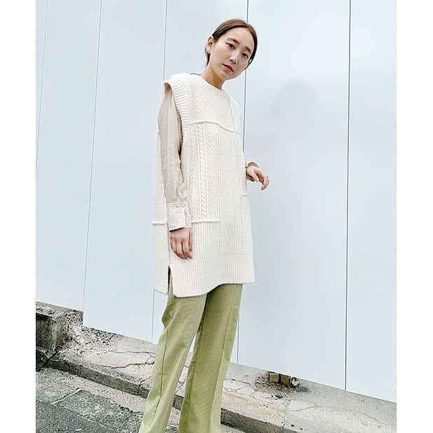 PAL CLOSET(パルクローゼット)さんのインスタグラム写真 - (PAL CLOSET(パルクローゼット)Instagram)「. . @kastane_ . . モコモコのベストとエアリーなブラウスのセットがこなれ感抜群の後ろ開きビッグベストセット。 きれいめにもカジュアルにも楽しめるので、着こなしに他と差が付く優秀な1枚です。 シンプルなトップスにレイヤードするだけで、旬な雰囲気を醸し出すトレンドアイテム。 ベストとブラウス、それぞれ単品でも使えるのも魅力です。 . 商品をタップしてshopping🛍 . . . . #palcloset #パルクローゼット #パルクロ #kastane #カスタネ #fashion #casualstyle #casual #ファッション #ファッションコーデ #春コーディネート #春コーディネートスタイル #カジュアル #カジュアルコーデ #春ニット #ニットベスト #ニットベストコーデ #レイヤードコーデ #レイヤードスタイル」1月26日 21時34分 - palcloset_onlinestore