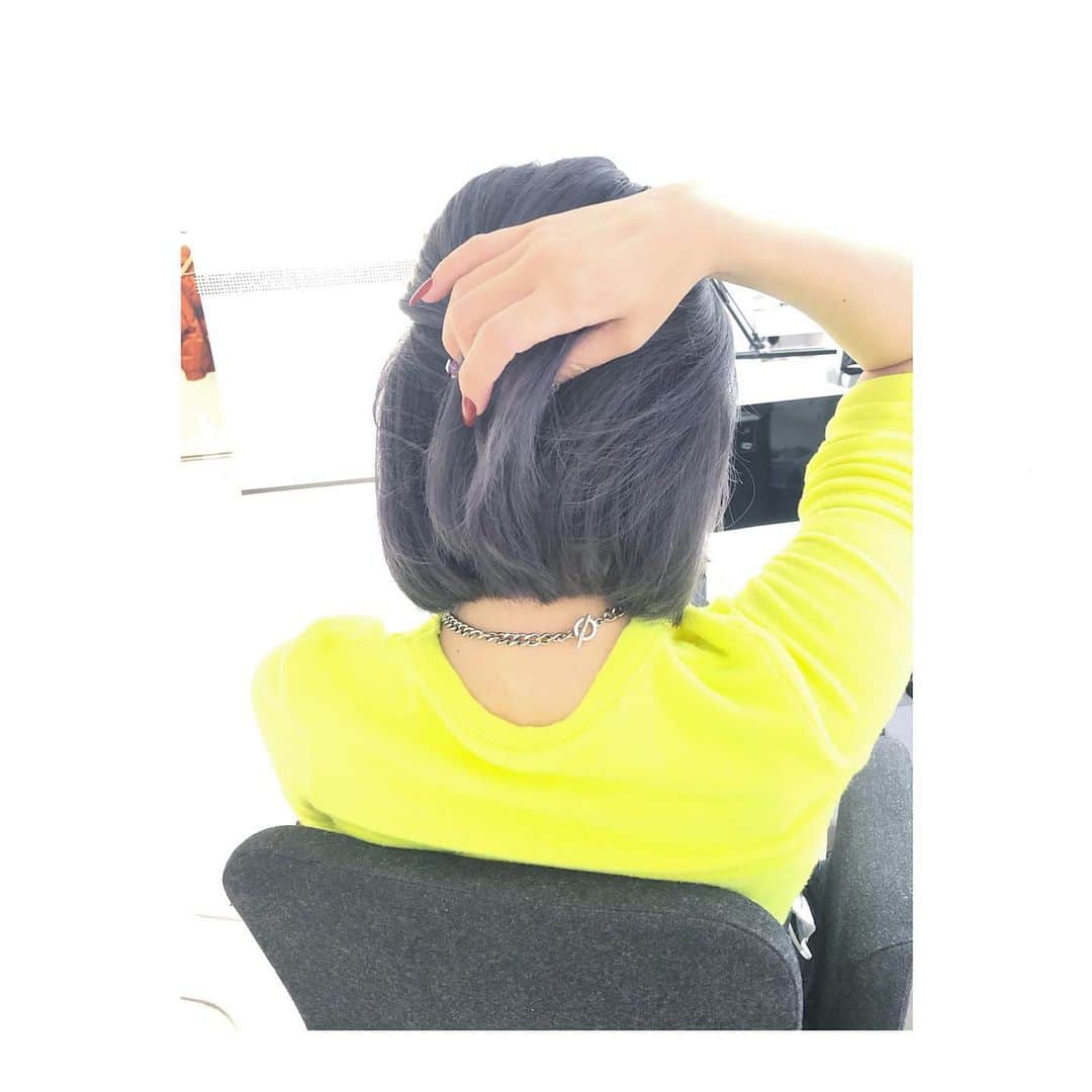 Mayu Ogawaさんのインスタグラム写真 - (Mayu OgawaInstagram)「髪切りたいさん💇‍♀️🧁 いかなきゃ  #伸びた  #ハイトーンカラー #ハイトーンボブ  #外国人風カラー  #shimasevenginza  #mdanail #mdamayu #銀座ネイルサロン」1月26日 21時46分 - m_d_a
