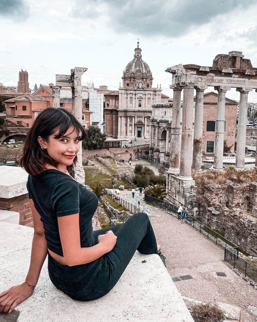 VIENNAさんのインスタグラム写真 - (VIENNAInstagram)「It’s ROMA🇮🇹 ・ ・ #italy#rome#roma#romanforum#travel#like4like#follow4follow#followforfollow#travel#trip#diet#sexy#likeforlike#makeup#tagsforlikes#f4f#vsco#lightroom#コーデ#おしゃれさんと繋がりたい#ボブ#ダイエット#写真好きな人と繋がりたい#ローマ#イタリア」1月26日 21時50分 - viennadoll_official