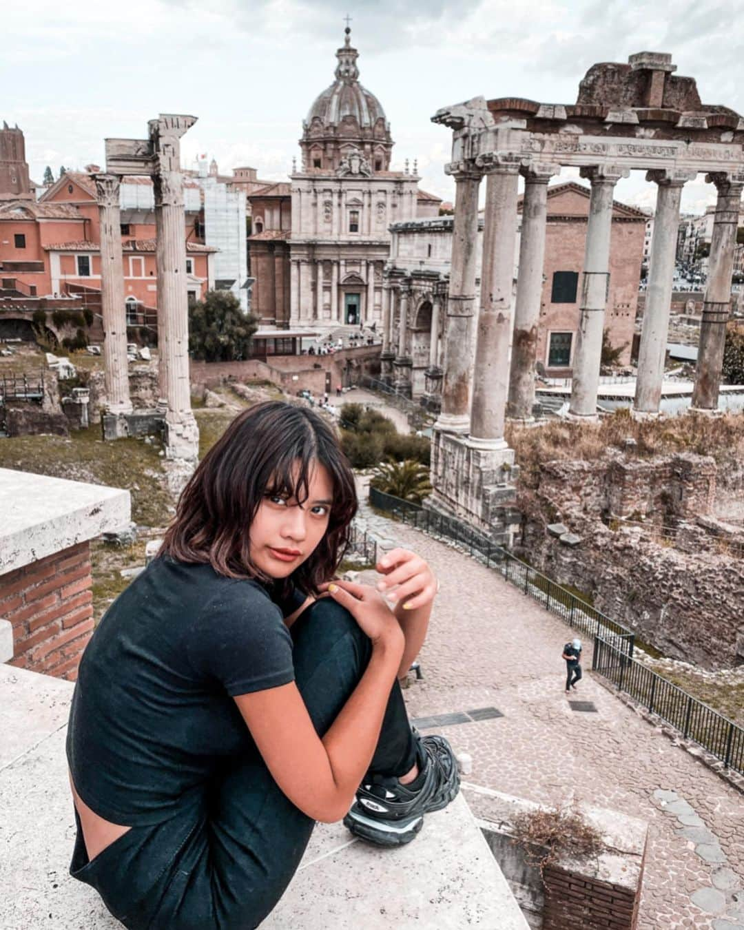 VIENNAさんのインスタグラム写真 - (VIENNAInstagram)「It’s ROMA🇮🇹 ・ ・ #italy#rome#roma#romanforum#travel#like4like#follow4follow#followforfollow#travel#trip#diet#sexy#likeforlike#makeup#tagsforlikes#f4f#vsco#lightroom#コーデ#おしゃれさんと繋がりたい#ボブ#ダイエット#写真好きな人と繋がりたい#ローマ#イタリア」1月26日 21時50分 - viennadoll_official