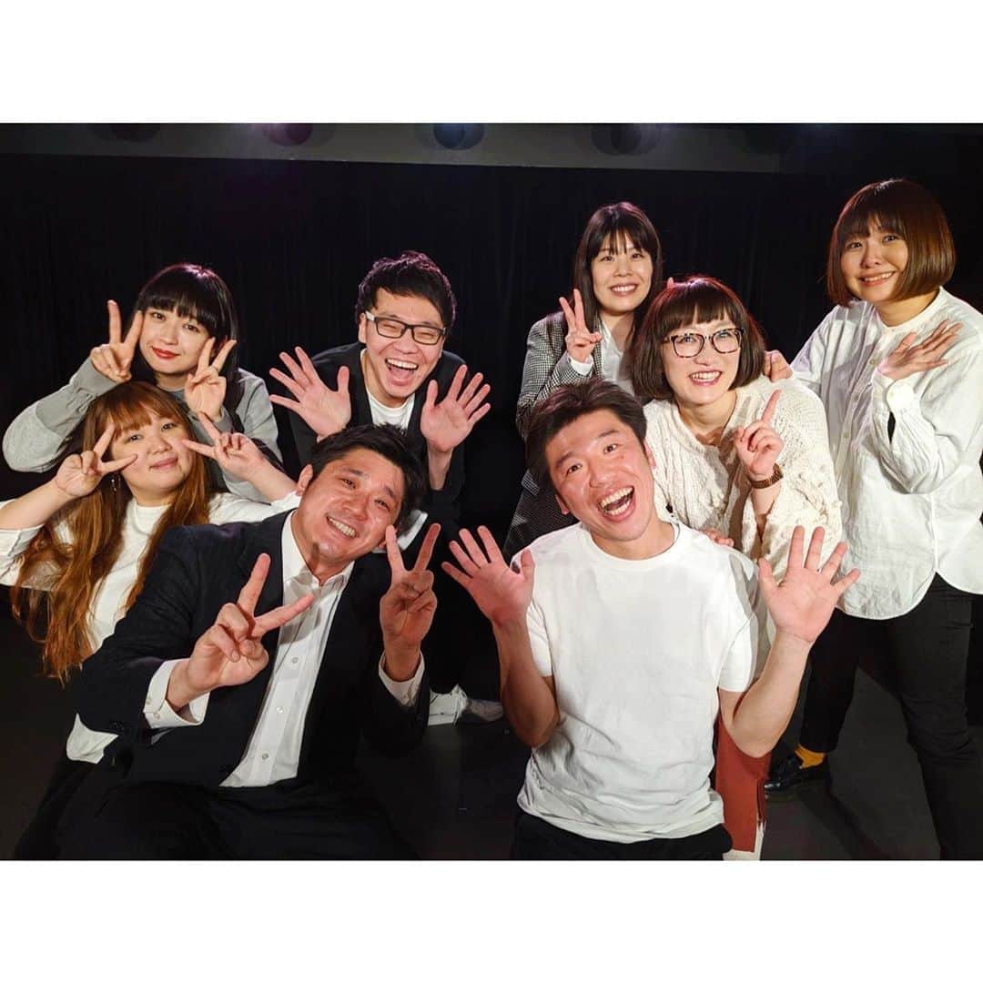 小川暖奈のインスタグラム：「あの後、大声出したら集まりました🥳 . ゲストのうるとらブギーズさん以外の3組は、 それぞれ二本ずつネタをやって投票で順位を決めるのですが、 1位のネタは私たちの一本目のネタでした！ありがとうございます🥺 そして、最下位のネタは私たちの二本目のネタでした！ありがとうございます🥺 初回からおかしなことなっちゃったよぉう . #タラレバからの卒業 #本気のネタライブ 次回は3月22日です。 そして、次回から最下位には罰ゲーム！ 次回の罰ゲームは、『#最下位が決まった瞬間にコンビでマジ歌歌ってエンディング』です！ 是非お越しくださいませ！」