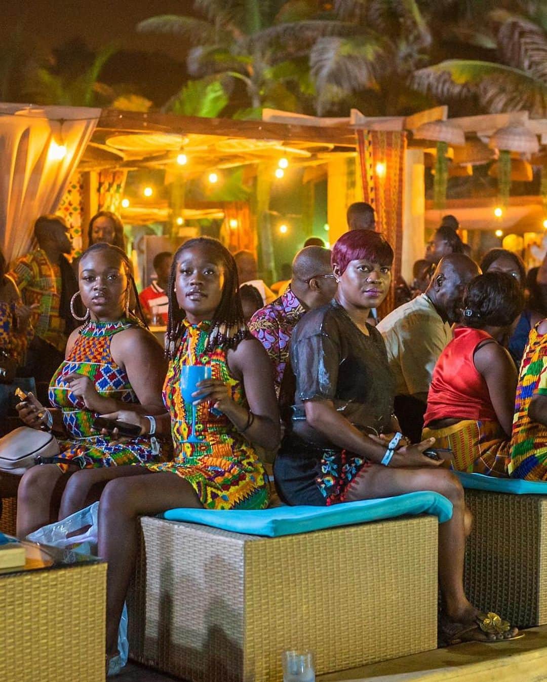 Fuse ODGさんのインスタグラム写真 - (Fuse ODGInstagram)「🇬🇭🇬🇭 TINA Festival 2020 💥💥💥- Kente Party.  So beautiful to see everyone in their Kente outfits 😍😍 we connected, we vibeeed, we Ra raa raaad!! Thank you to everyone that came from every corner of the globe!!! Will be sharing more from 3 days .. stay tuned!!!! 😁  @tinafestivalgh  #Newafricanation #tinafestival2020」1月26日 22時02分 - fuseodg