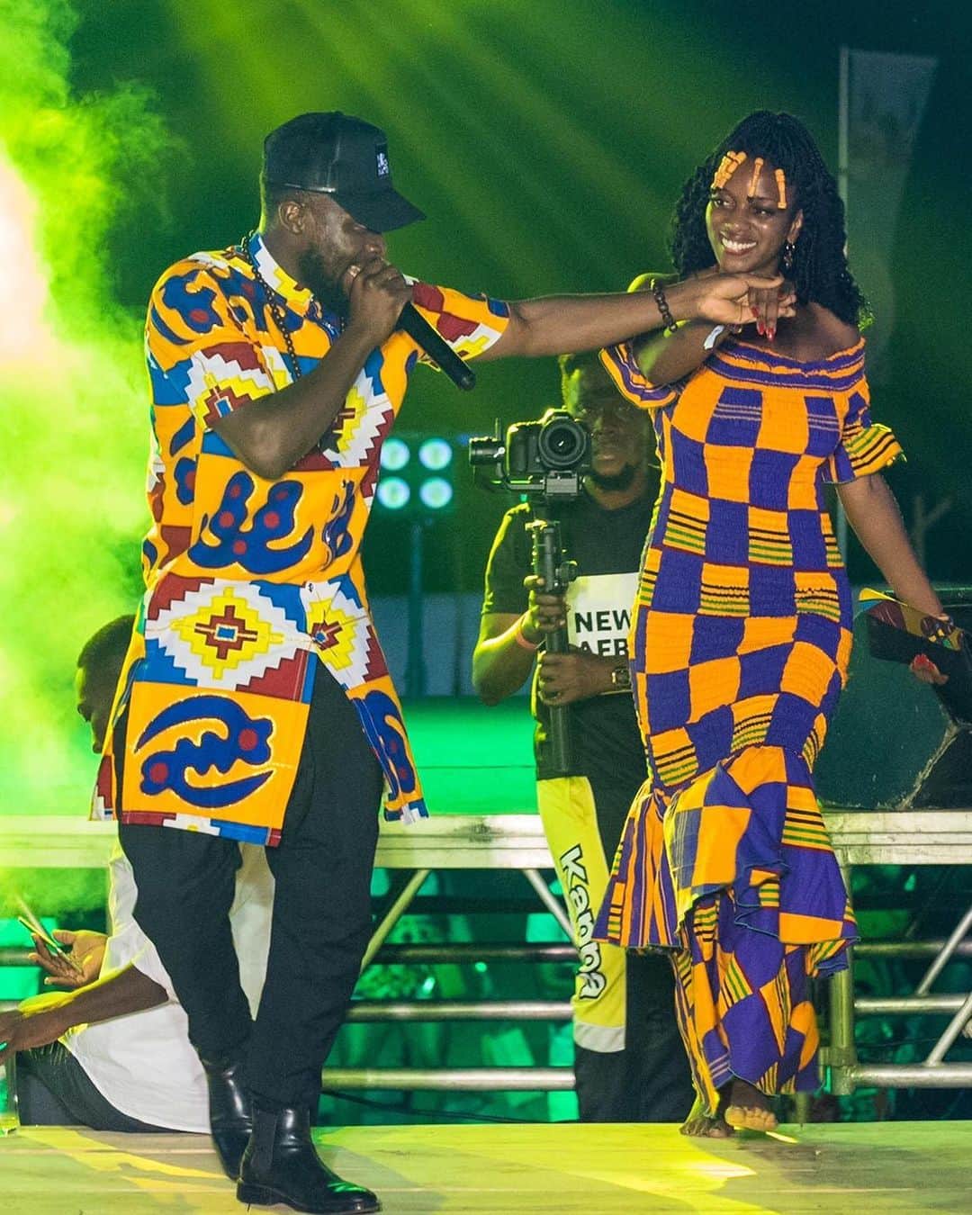 Fuse ODGのインスタグラム：「🇬🇭🇬🇭 TINA Festival 2020 💥💥💥- Kente Party.  So beautiful to see everyone in their Kente outfits 😍😍 we connected, we vibeeed, we Ra raa raaad!! Thank you to everyone that came from every corner of the globe!!! Will be sharing more from 3 days .. stay tuned!!!! 😁  @tinafestivalgh  #Newafricanation #tinafestival2020」