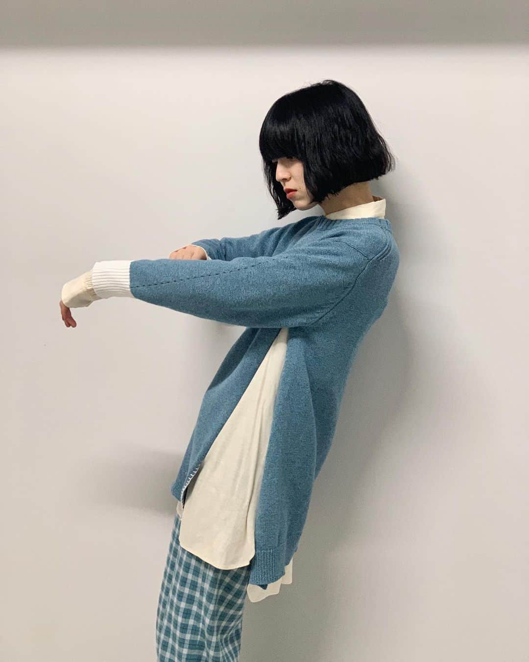 小谷実由さんのインスタグラム写真 - (小谷実由Instagram)「空前のブルーブーム到来🦕🦕🦕🪐🪐🪐 knit @soduk_official」1月26日 22時25分 - omiyuno